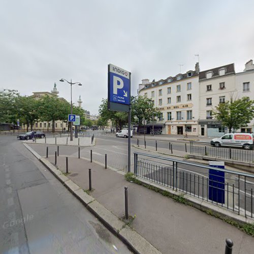 Borne de recharge de véhicules électriques Indigo Charging Station Paris