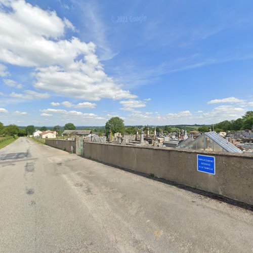 Cimetière à Châteauneuf-la-Forêt