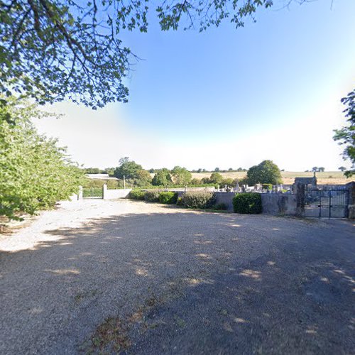 Cimetière à Montigny-sur-Canne