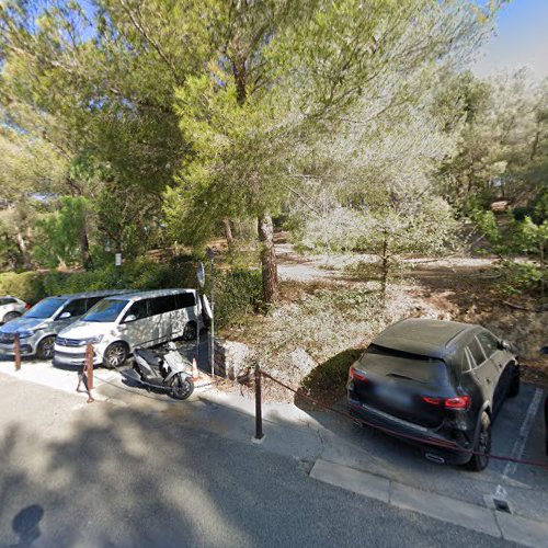 Borne de recharge de véhicules électriques Porsche Destination Charging Station Saint-Tropez