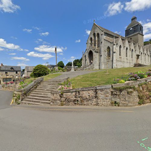 Église catholique Église Saint-Germain d'Auxerre Saint-Germain-en-Coglès