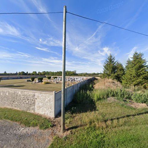 Cimetière à Adon