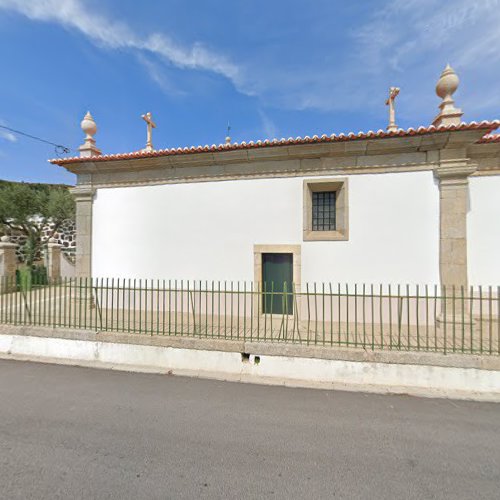 Quinta no valle da estrada em Quinta de Avidagos