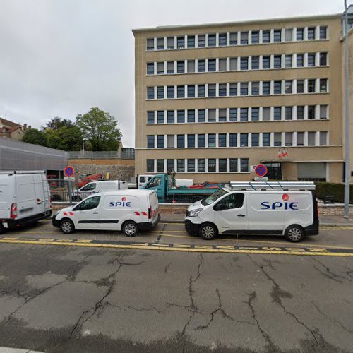 Borne de recharge de véhicules électriques Effia Charging Station Dijon
