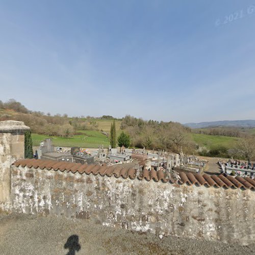 Cimetière à Astaillac