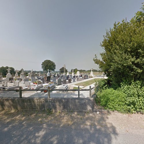 Cimetière à Saint-Quentin-les-Chardonnets