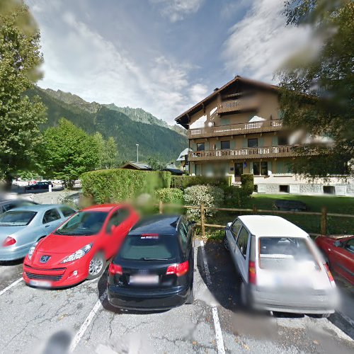 Borne de recharge de véhicules électriques Réseau eborn Charging Station Chamonix-Mont-Blanc