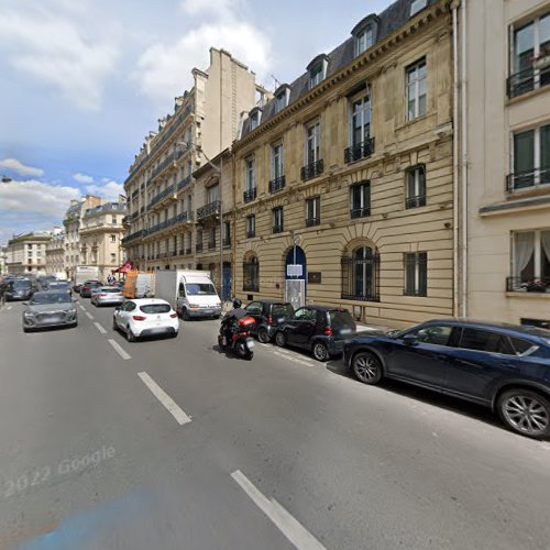 Borne de recharge de véhicules électriques Porsche Destination Charging Station Paris