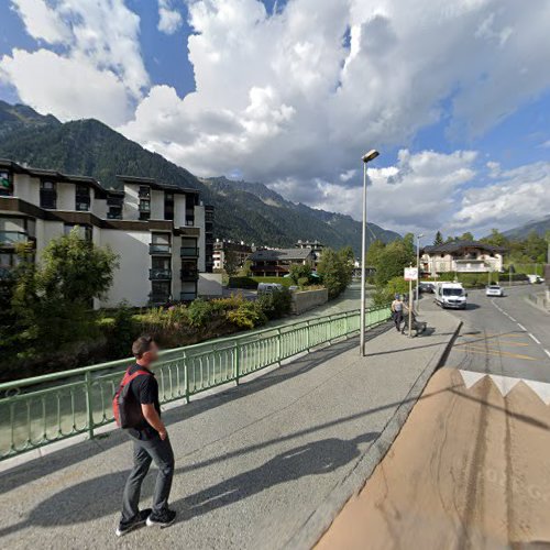 Borne de recharge de véhicules électriques Tesla Destination Charger Chamonix-Mont-Blanc
