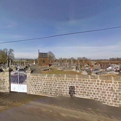 Cimetière à Beauvain