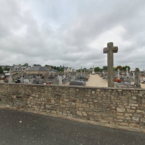 Cimetière à Pleine-Fougères