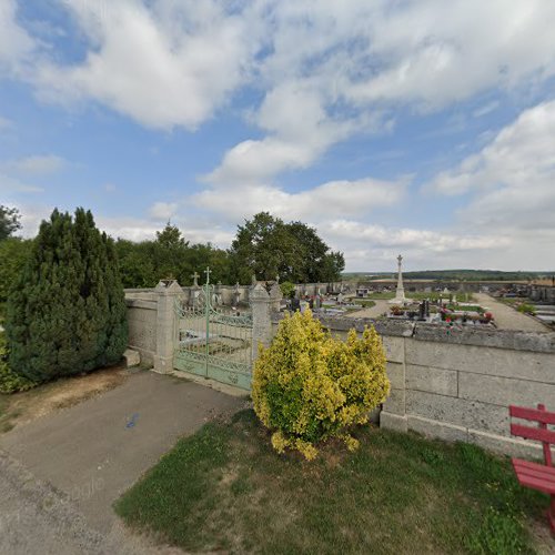 Cimetière à Fouchères-aux-Bois