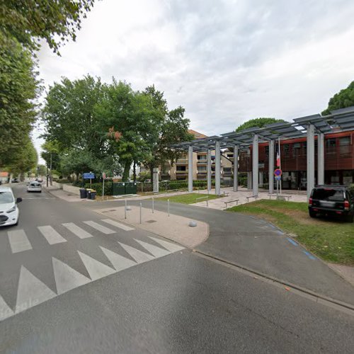 Hôtel de ville Mairie - centre communal d'action sociale Andernos-les-Bains