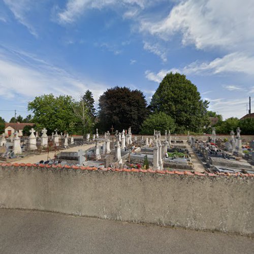 Cimetière à Noyers