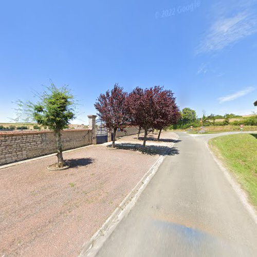 Cimetière à Marcillac-Lanville