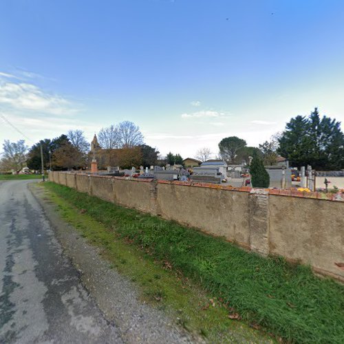 Cimetière communal à Castillon-Savès à Castillon-Savès