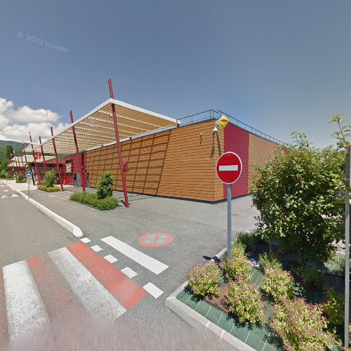 Borne de recharge de véhicules électriques Carrefour Charging Station Divonne-les-Bains