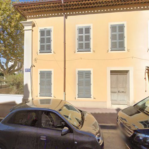 Leonard Properties à Saint-Tropez