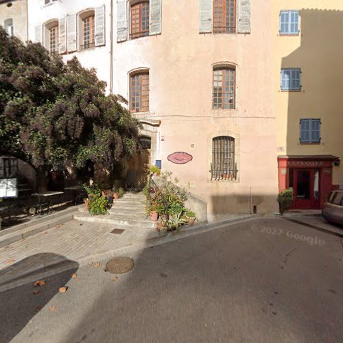 Agence de location de maisons de vacances Maison de charme à louer à Cotignac en Provence Cotignac