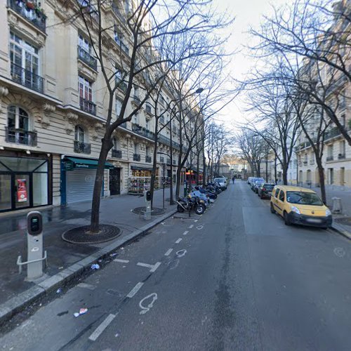 Borne de recharge de véhicules électriques Paris Recharge Charging Station Paris