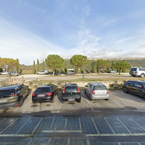 Borne de recharge de véhicules électriques Aix-Marseille Provence Métropole Charging Station Châteauneuf-le-Rouge