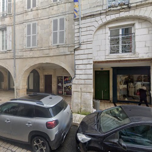 Agence de location de maisons de vacances France Holidays Luxury Rentals La Rochelle