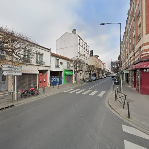 Parent en banlieue à Vitry-sur-Seine