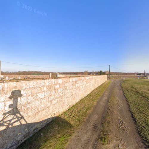 Cimetière à Vézières