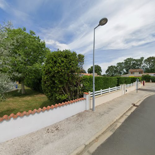 Borne de recharge de véhicules électriques SDEE Gironde Station de recharge Corme-Royal