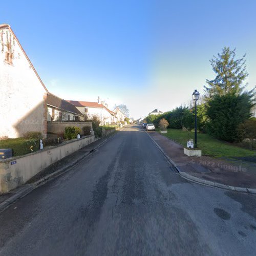 Église Saint Pierre à Neuville-lès-Decize