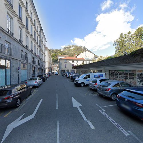 Borne de recharge de véhicules électriques Parking EFFIA Charging Station Grenoble