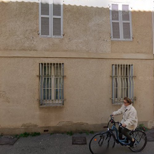 JENNYFIL NI AIGUILLE à Avignon