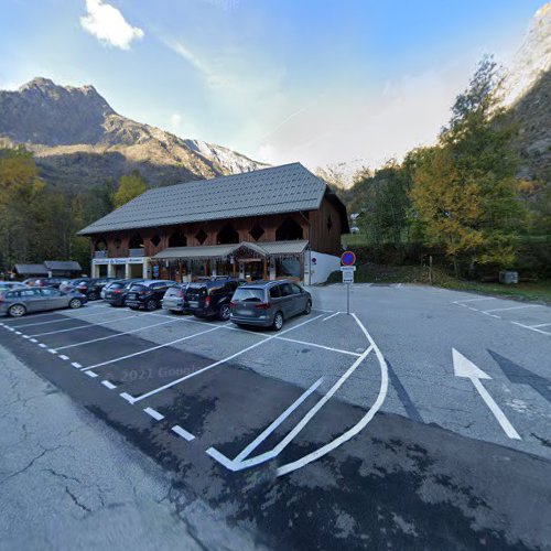 Borne de recharge de véhicules électriques Réseau eborn Station de recharge Les Deux Alpes