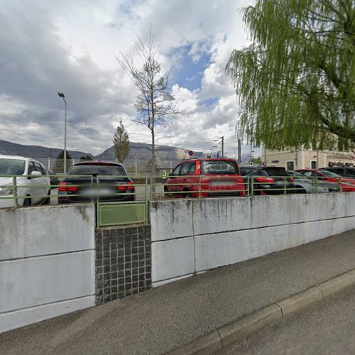 Borne de recharge de véhicules électriques Grenoble-Alpes Métropole Charging Station Gières