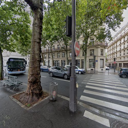 Borne de recharge de véhicules électriques Freshmile Charging Station Paris