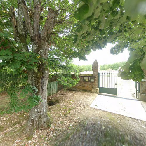 Cimetière à Brinon-sur-Sauldre