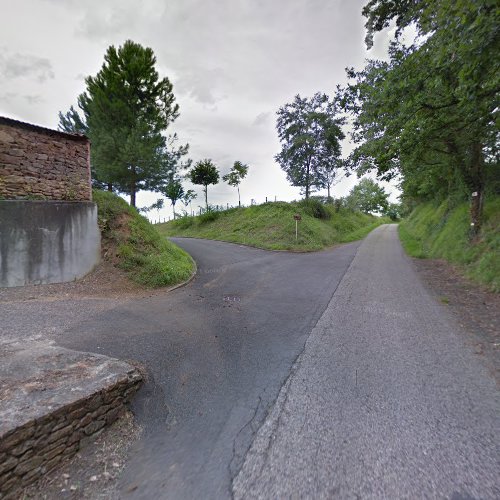 Cimetière à Pouilly-lès-Feurs