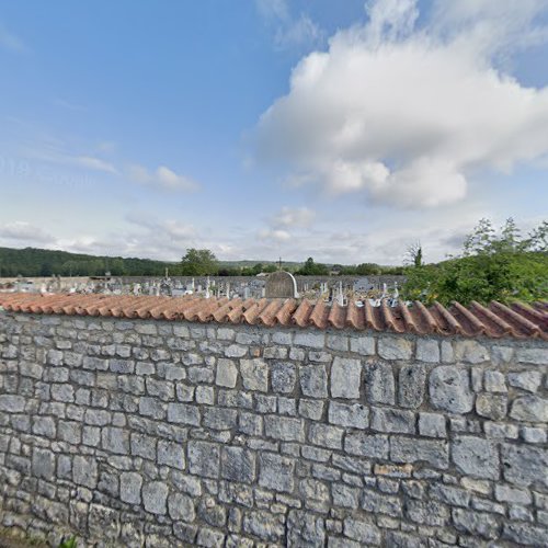 Cimetière à Saint-Front-la-Rivière