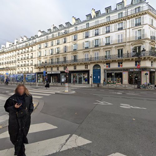 Un Nouveau Job à Paris