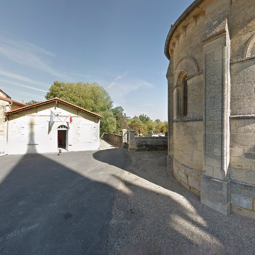 Cimetière à Civrac-sur-Dordogne
