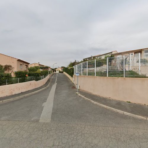 Association bénévole Au Manege Enchante Des Perroquets Fréjus