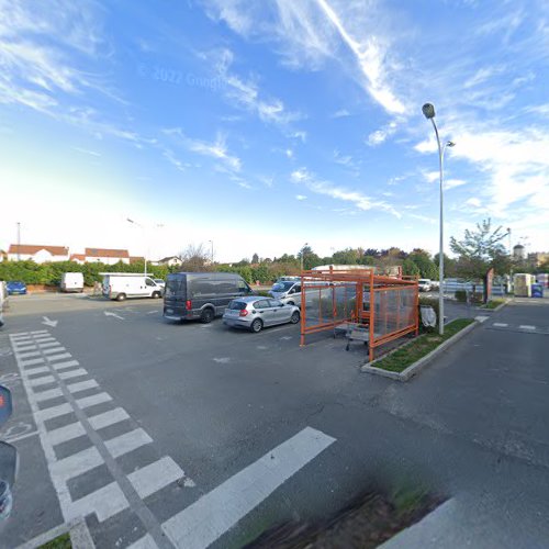 Shell Recharge Charging Station à Saint-Brice-sous-Forêt