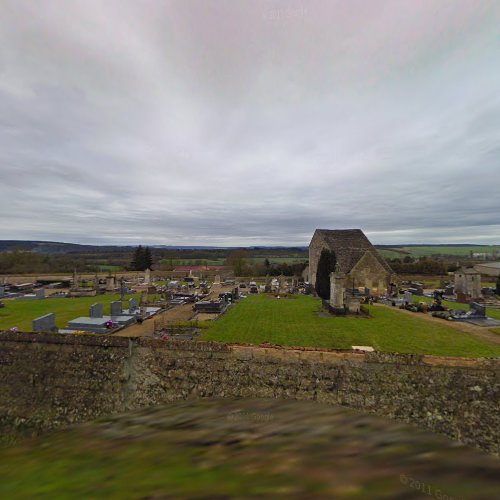 Cimetière de Pacy-sur-Armançon à Pacy-sur-Armançon