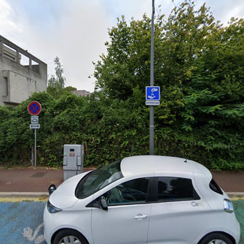 Borne de recharge de véhicules électriques Clem´ - Paris-Vallée de la Marne Charging Station Noisiel