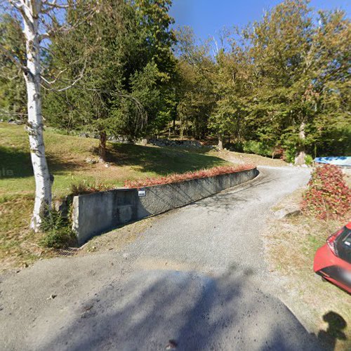 Cimetière à Salles