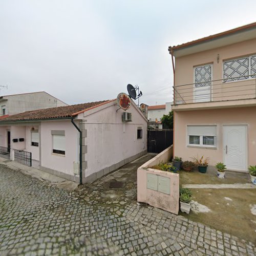 Cerâmica Decorativa De André Leal em Galegos (São Martinho)