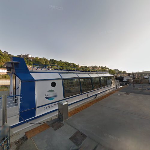 Bateau St Jean à Lyon