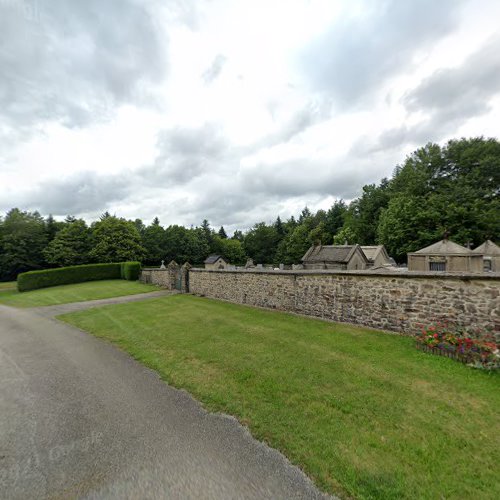 Cimetière à Domps