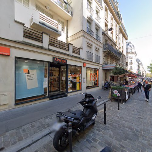 Magasin de vêtements pour femmes C'Belle Paris