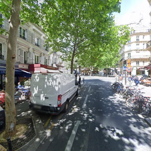 Des Petits Hauts à Paris